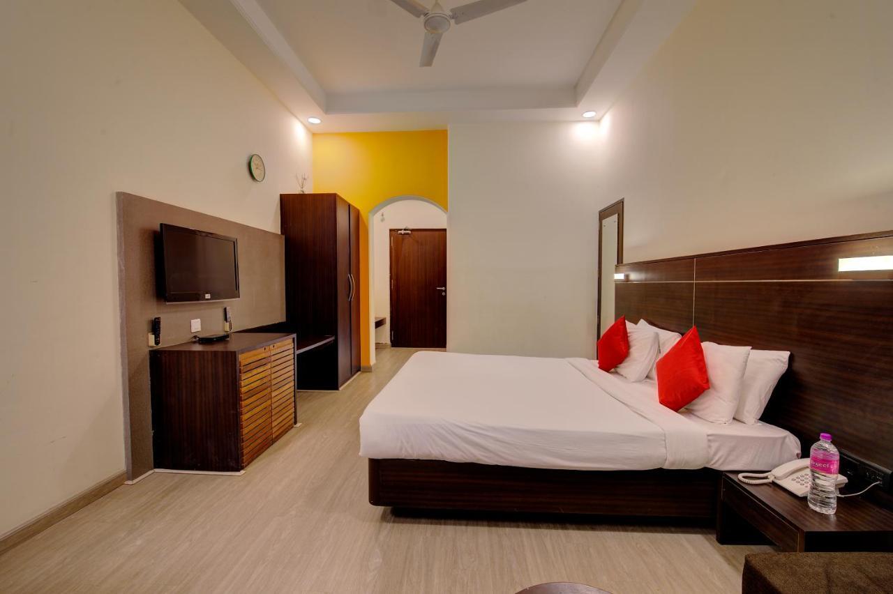 Khanvel Resort Silvassa Esterno foto