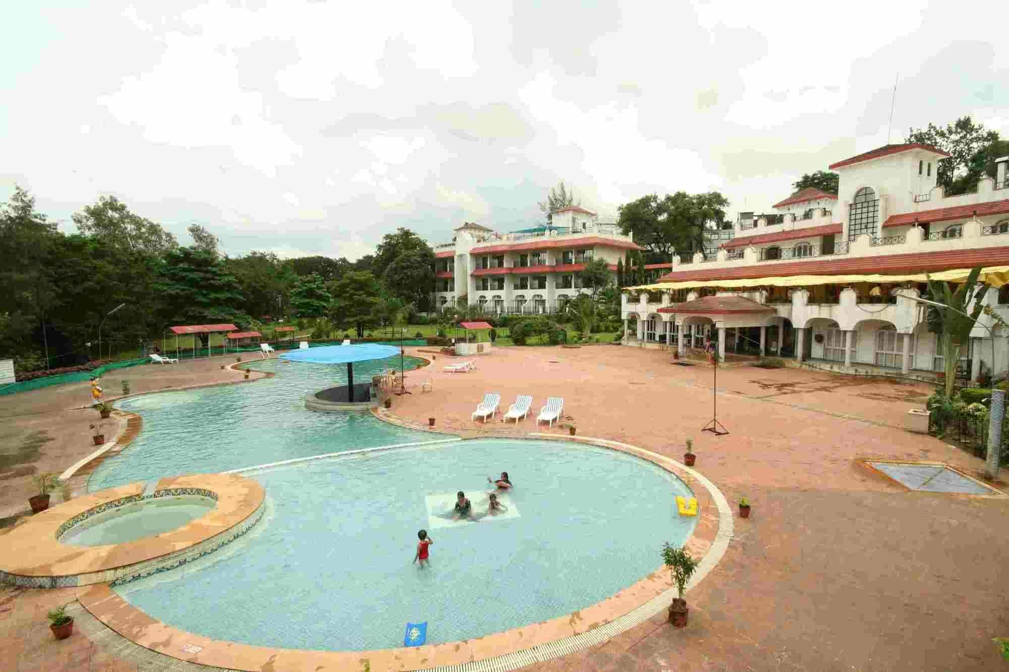Khanvel Resort Silvassa Esterno foto
